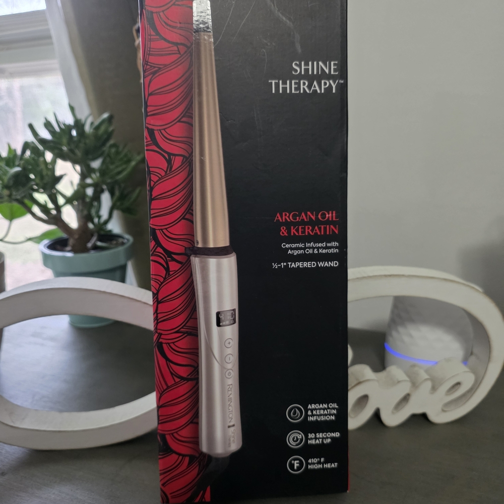 Remington Shine Therapy Tapered Wand